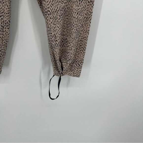 Lululemon 4 Step Lively Crop Yoga Athletic Capris Pant - Picture 4 of 13